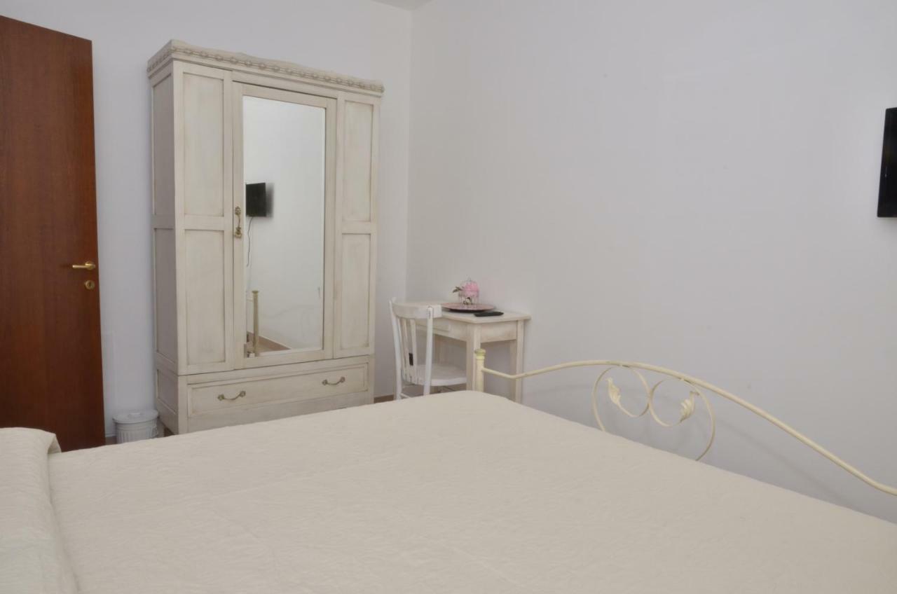 B&B Mero' Room Spinetoli ภายนอก รูปภาพ